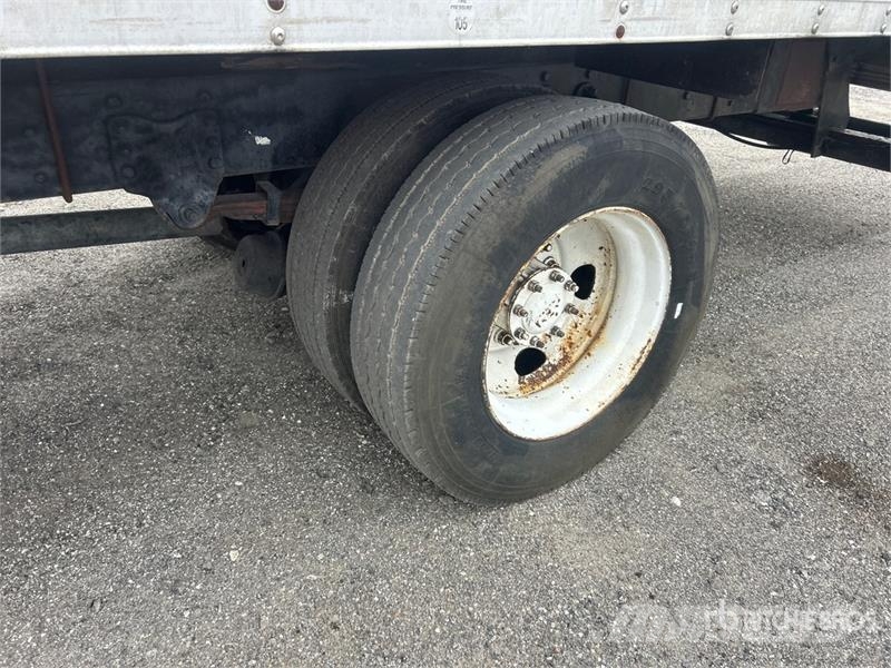 Freightliner M2 106 4x2 Van Truck Tovornjaki zabojniki