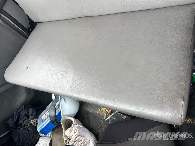 Freightliner M2 106 4x2 Van Truck Sanduk kamioni