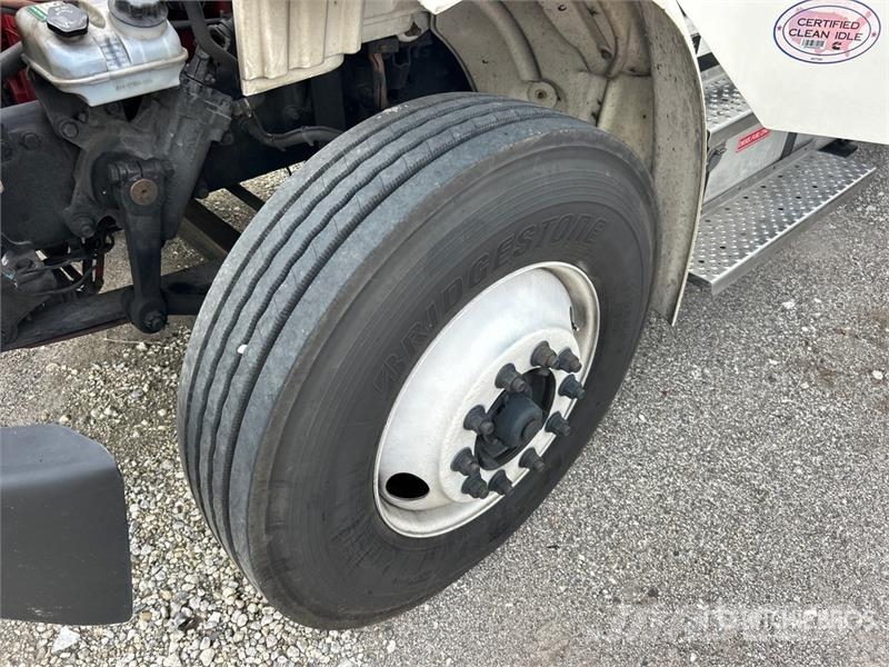 Freightliner M2 106 4x2 Van Truck Kastenaufbau