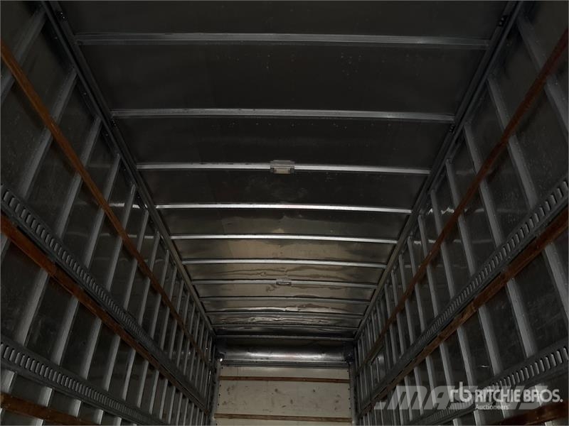 Freightliner M2 106 4x2 Van Truck Furgons