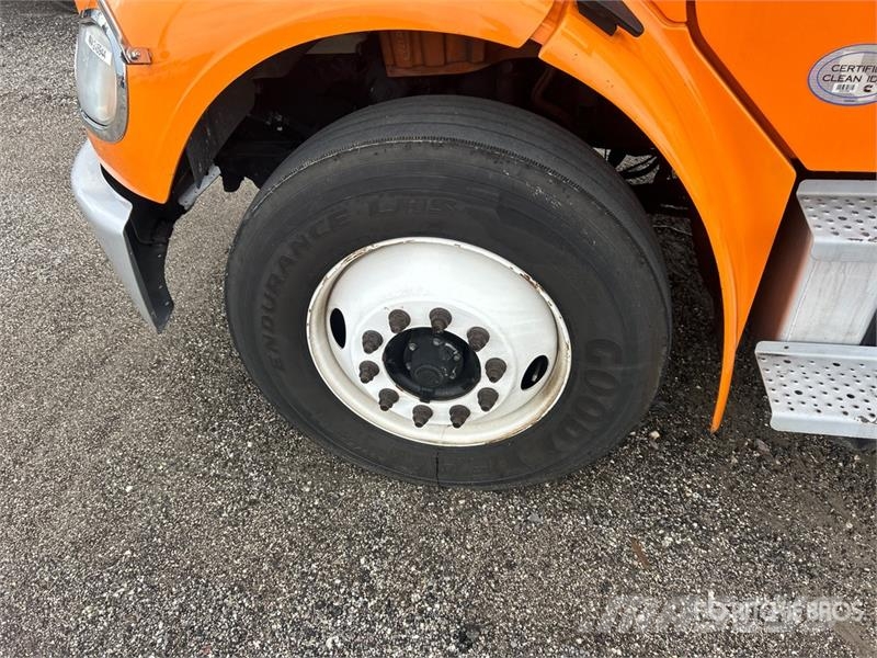 Freightliner M2 106 4x2 Van Truck Box trucks