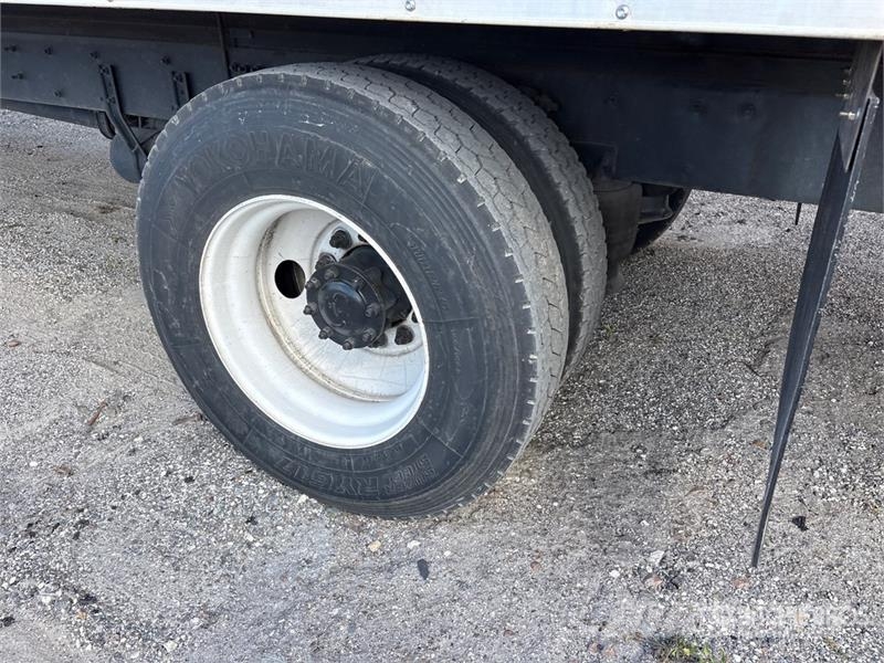 Freightliner M2 106 4x2 Van Truck ボックスボディー、ウイング、箱車