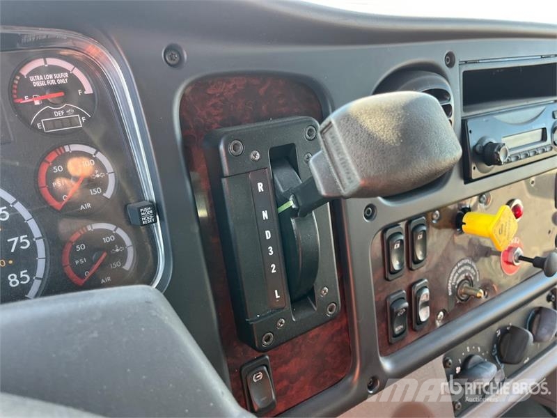 Freightliner M2 106 4x2 S/A Dump Truck Camiones bañeras basculantes o volquetes