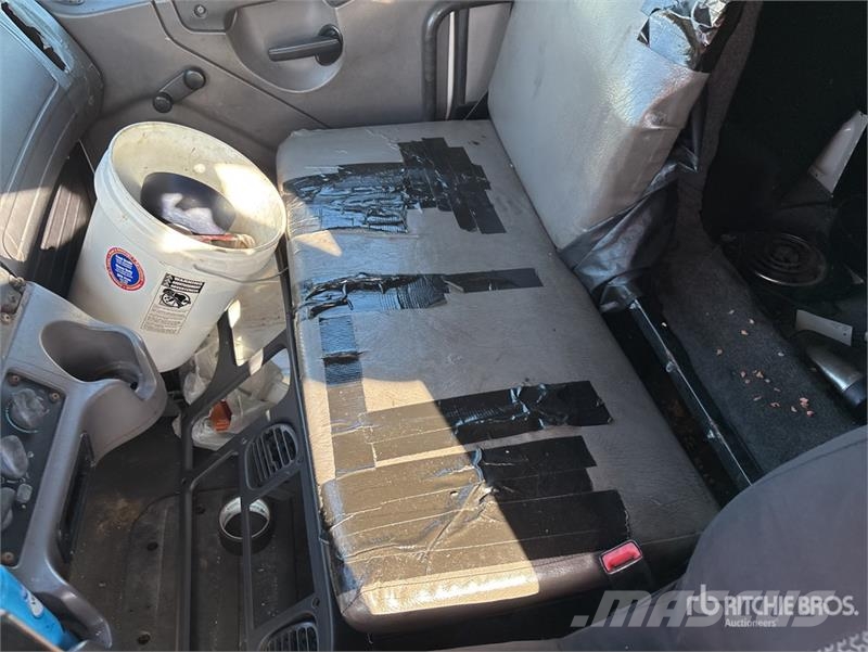 Freightliner M2 106 4x2 Van Truck (Inoperable) Box trucks