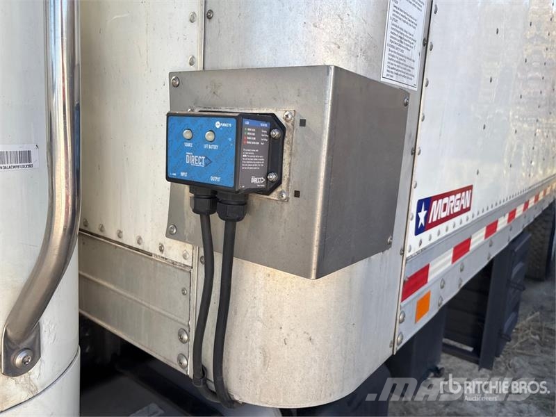 Freightliner M2 106 4x2 Van Truck Camiones con caja de remolque