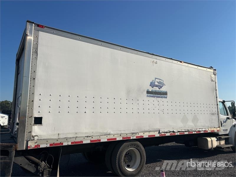 Freightliner M2 106 4x2 Van Truck Bakwagens met gesloten opbouw