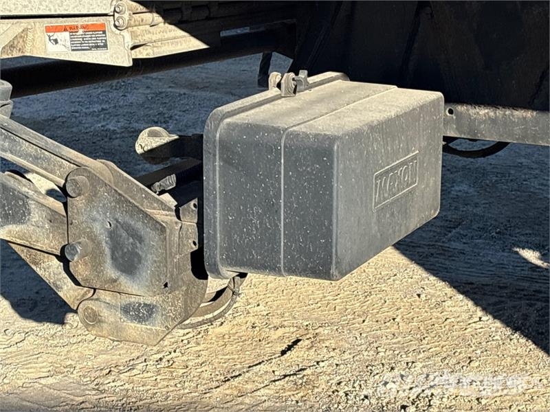Freightliner M2 106 4x2 Van Truck Furgons
