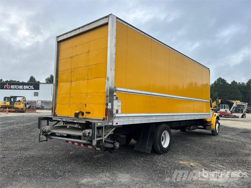 Freightliner M2 106 4x2 Van Truck شاحنات ذات هيكل صندوقي