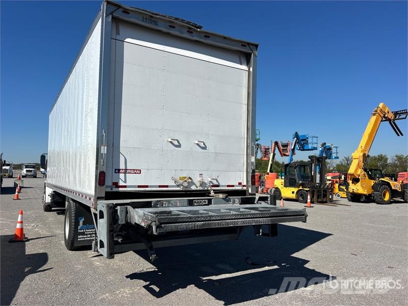 Freightliner M2 106 4x2 Moving Van Truck Fast kasse