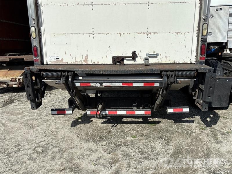 Freightliner M2 106 4x2 Van Truck (Inoperable) 貨箱式卡車
