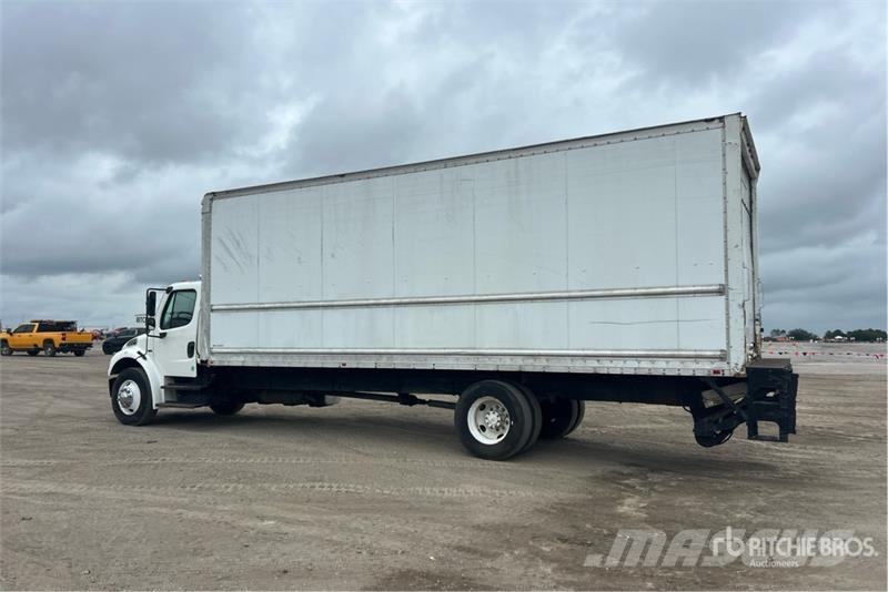 Freightliner M2 106 4x2 Van Truck Tovornjaki zabojniki