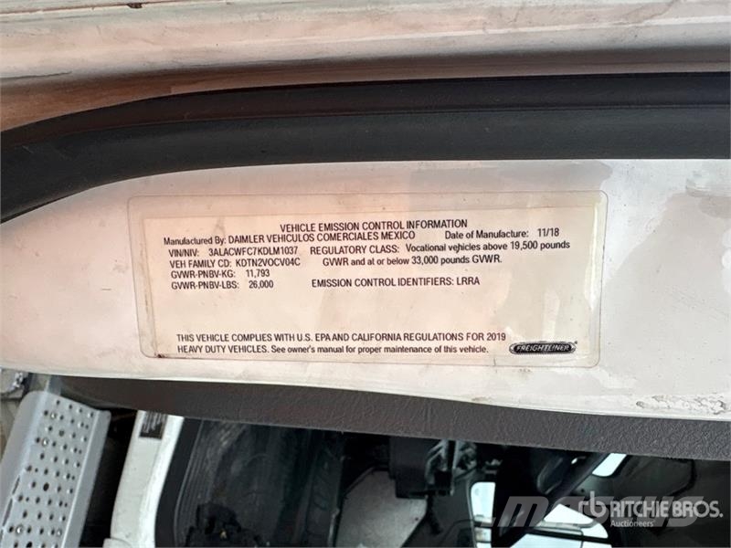 Freightliner M2 106 4x2 Van Truck (Inoperable) Furgons
