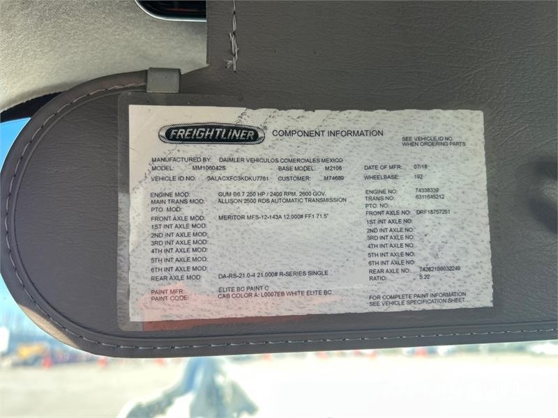 Freightliner M2 106 4x2 Van Truck Фургони