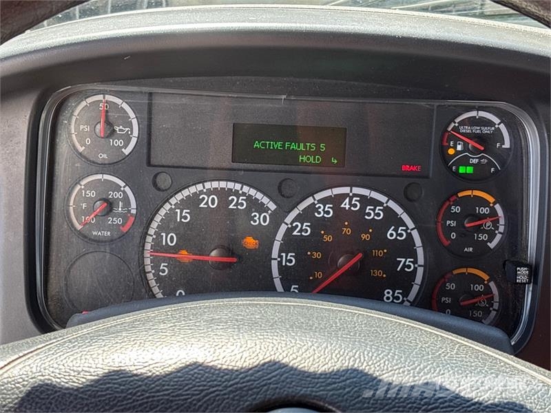 Freightliner M2 106 4x2 Van Truck Camion cassonati