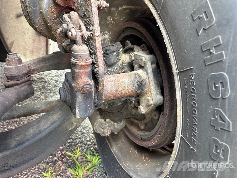 Freightliner M2 106 4x2 Van Truck (Inoperable) 貨箱式卡車