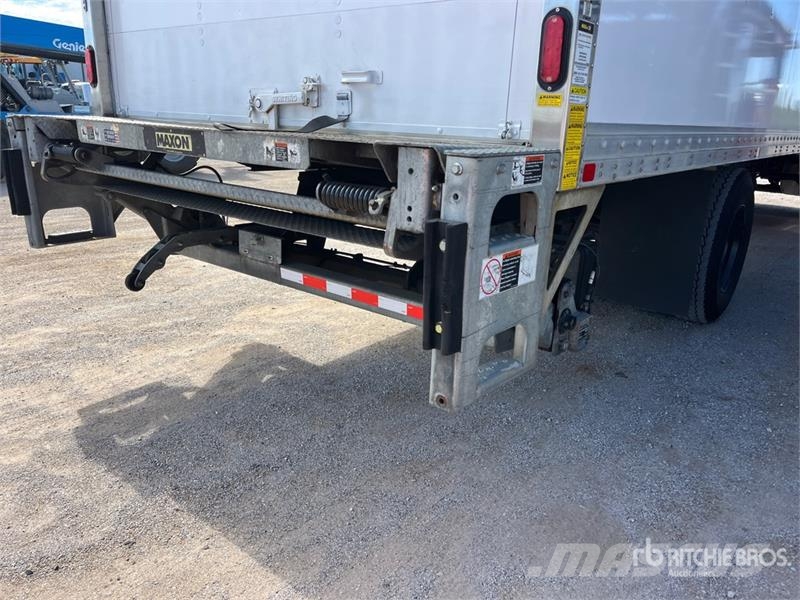 Freightliner M2 106 4x2 Van Truck Furgons