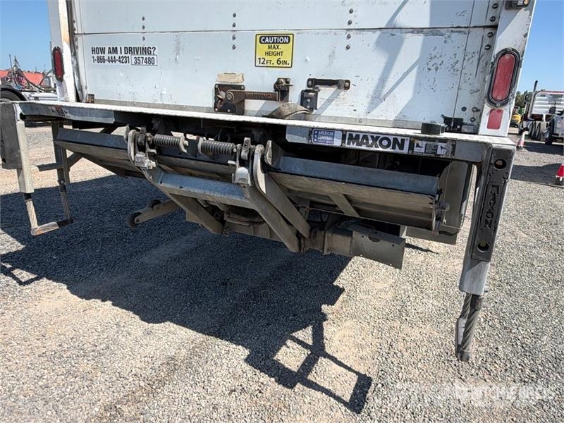 Freightliner M2 106 4x2 Van Truck Sanduk kamioni