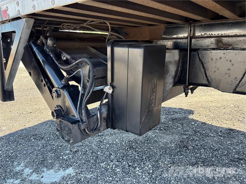 Freightliner M2 106 4x2 Van Truck Box trucks