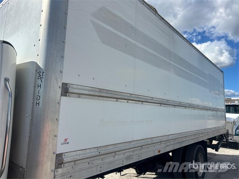 Freightliner M2 106 4x2 Van Truck Samochody ciężarowe ze skrzynią zamkniętą