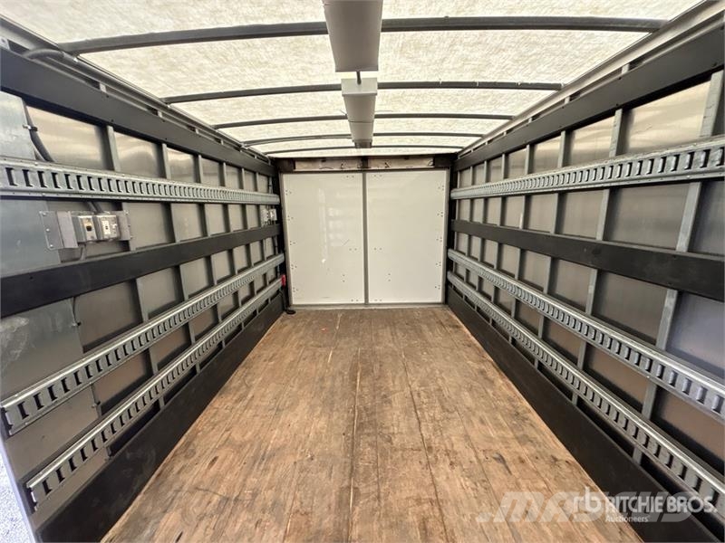 Freightliner M2 106 4x2 Moving Van Truck Kofferaufbau