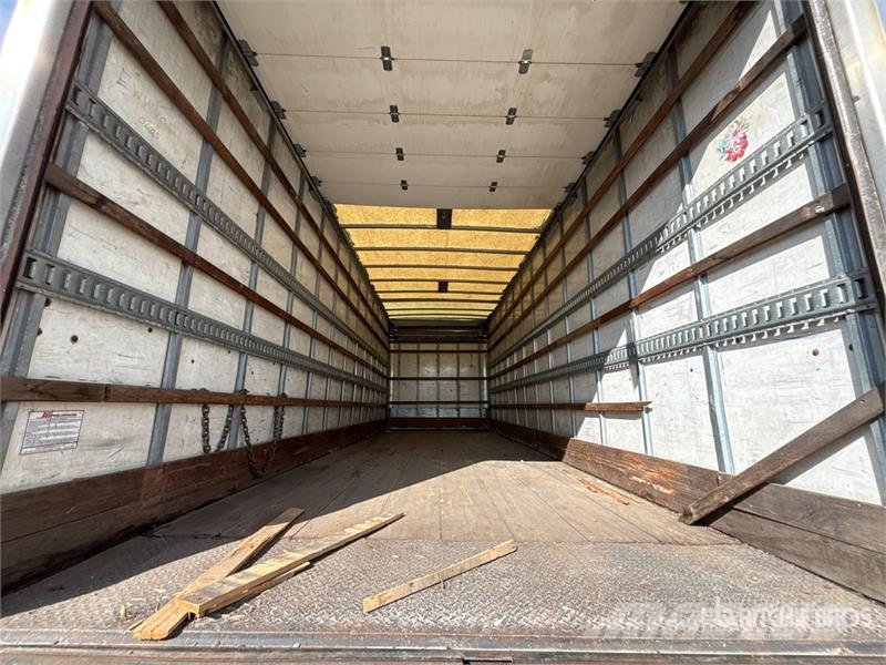 Freightliner M2 106 4x2 Van Truck (Inoperable) 貨箱式卡車