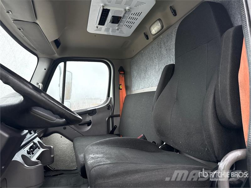 Freightliner M2 106 4x2 Moving Van Truck Φορτηγά Κόφα
