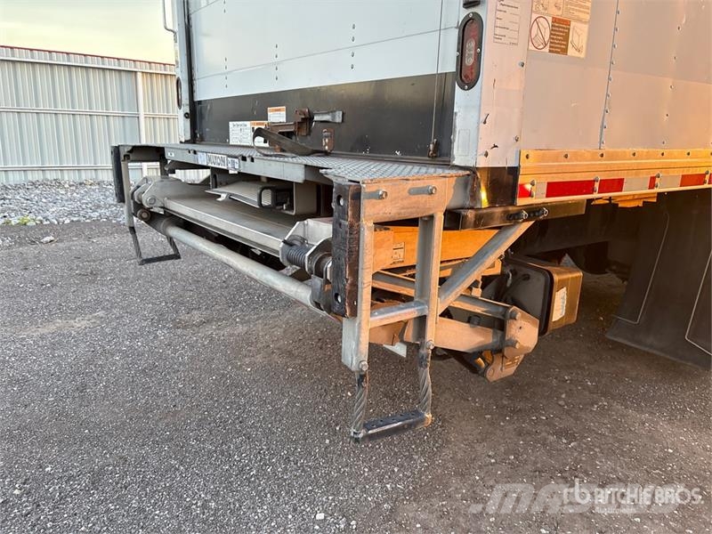 Freightliner M2 106 4x2 Van Truck Furgons