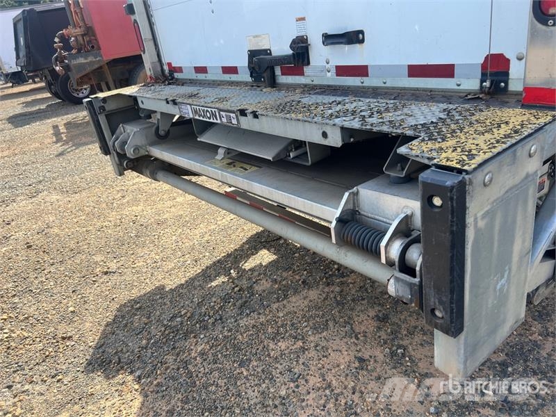 Freightliner M2 106 4x2 Van Truck Sanduk kamioni