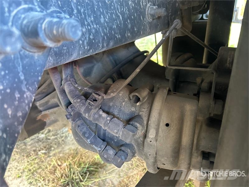 Freightliner M2 106 4x2 Van Truck Фургони
