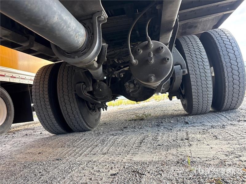 Freightliner M2 106 4x2 Van Truck ボックスボディー、ウイング、箱車