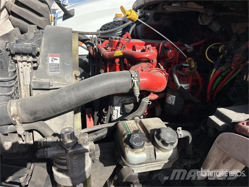 Freightliner M2 106 4x2 Van Truck (Inoperable) Fast kasse