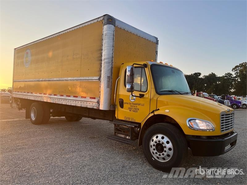 Freightliner M2 106 4x2 Van Truck شاحنات ذات هيكل صندوقي
