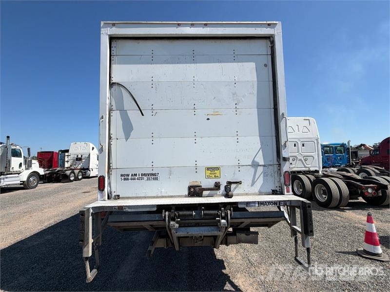 Freightliner M2 106 4x2 Van Truck Sanduk kamioni