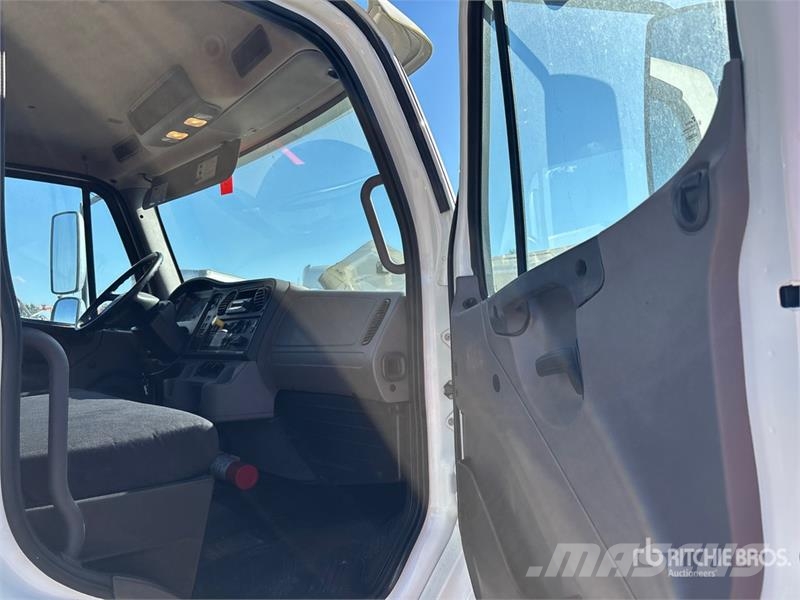Freightliner M2 106 4x2 Moving Van Truck Kofferaufbau