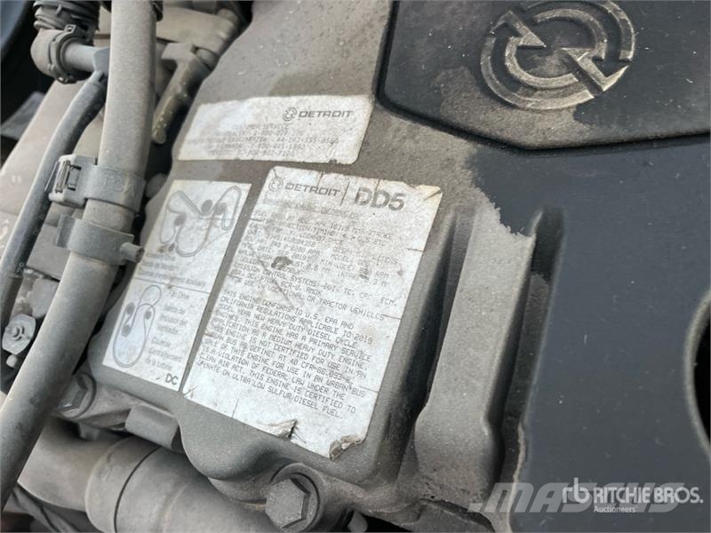 Freightliner M2 106 4x2 Van Truck (Inoperable) Box trucks