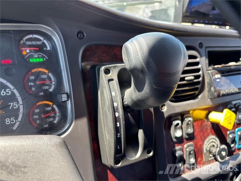 Freightliner M2 106 4x2 Van Truck Box trucks