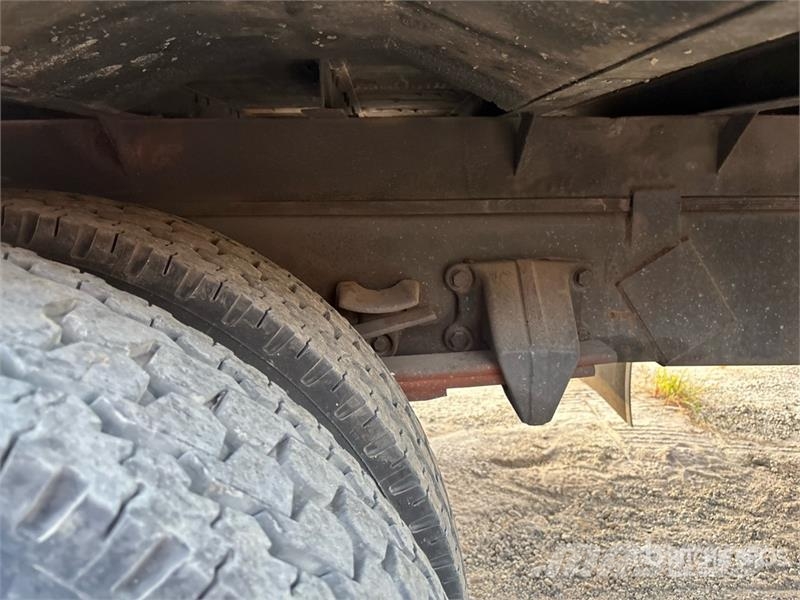 Freightliner M2 106 4x2 Van Truck (Inoperable) Autocamioane