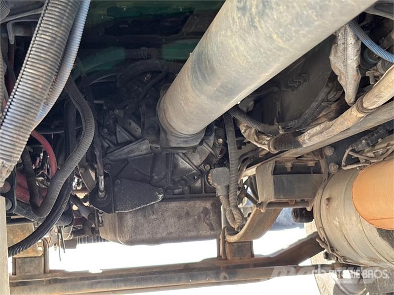 Freightliner M2 106 4x2 Van Truck Грузовики-Фургоны