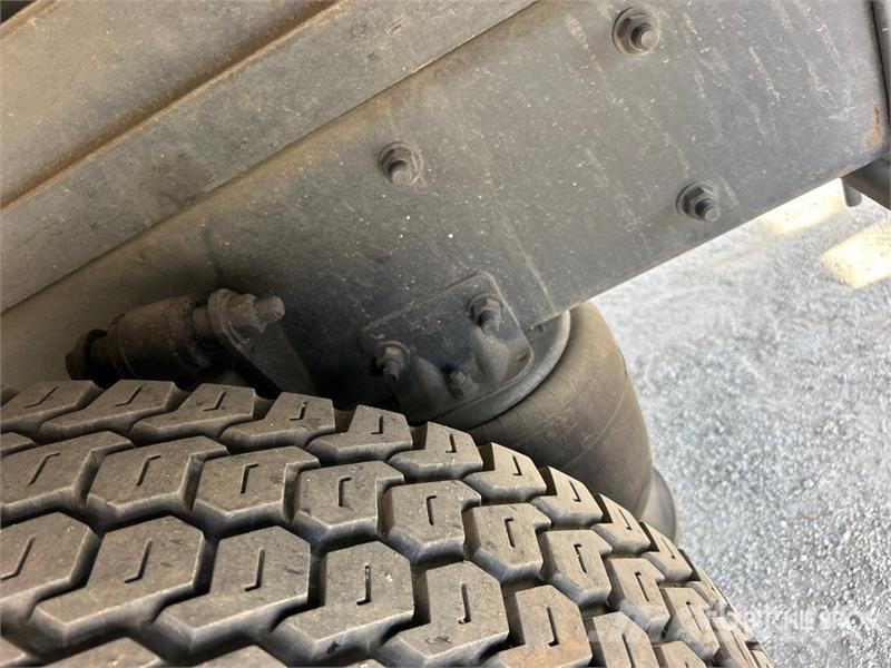 Freightliner M2 106 4x2 Van Truck Camiones con caja de remolque