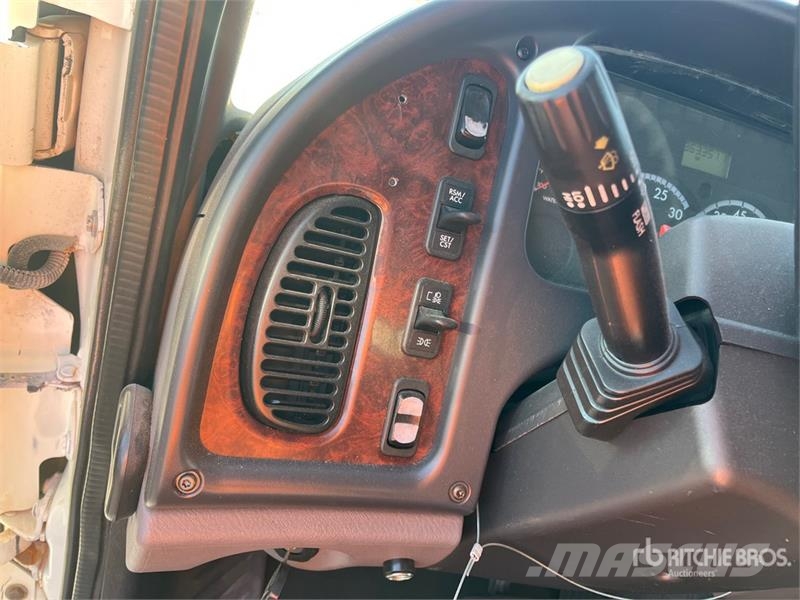 Freightliner M2 106 4x2 S/A Dump Truck Camiones bañeras basculantes o volquetes