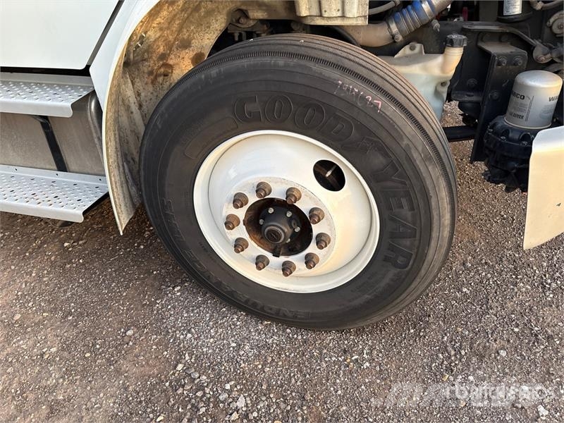 Freightliner M2 106 4x2 Van Truck Furgons