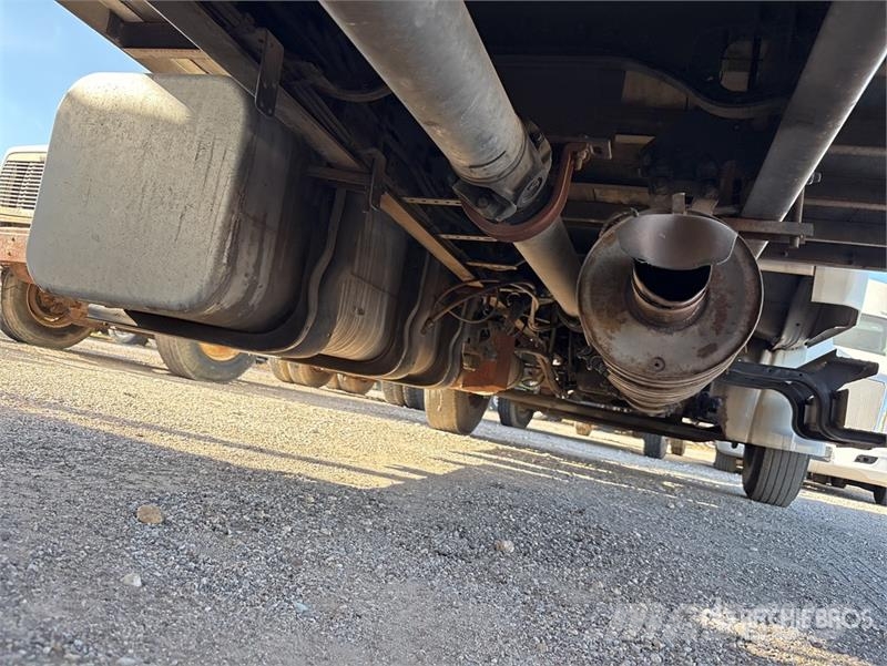 Freightliner M2 106 4x2 Van Truck (Inoperable) Box trucks