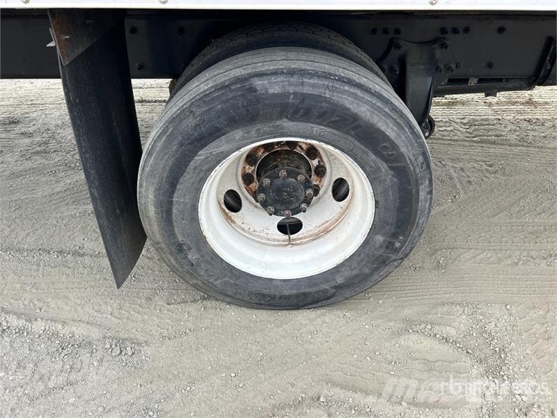 Freightliner M2 106 4x2 Van Truck Kastenaufbau