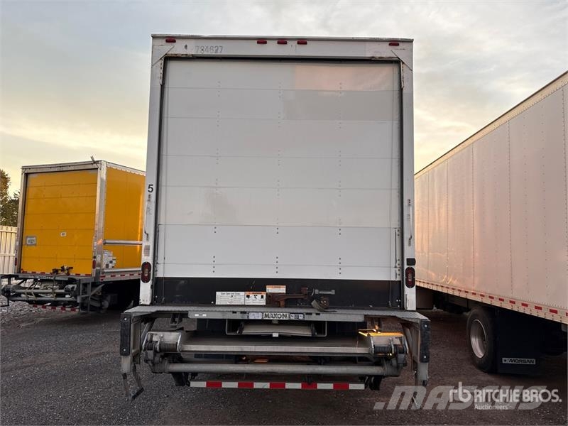Freightliner M2 106 4x2 Van Truck Furgons