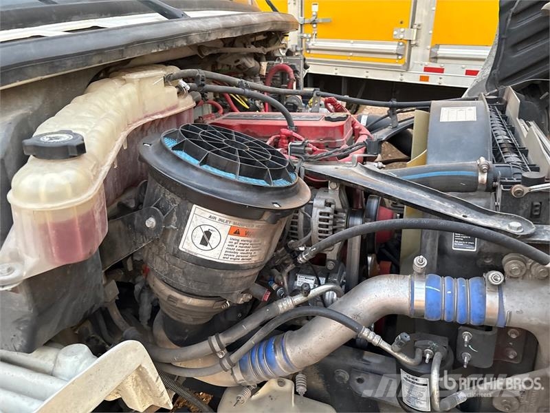 Freightliner M2 106 4x2 Van Truck Furgons