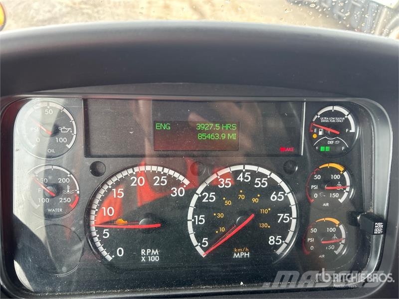 Freightliner M2 106 4x2 Van Truck Box trucks