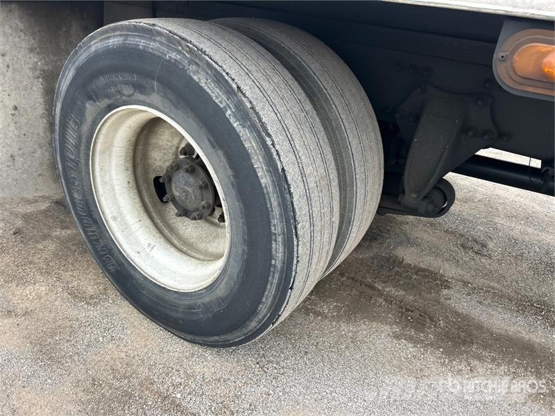 Freightliner M2 106 4x2 Van Truck Sanduk kamioni