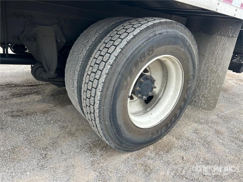 Freightliner M2 106 4x2 Van Truck Sanduk kamioni