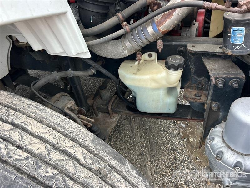 Freightliner M2 106 4x2 Van Truck شاحنات ذات هيكل صندوقي