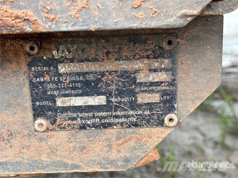 Freightliner M2 106 4x2 Van Truck شاحنات ذات هيكل صندوقي